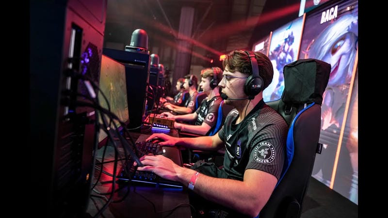 Chọn game và đội tuyển “thơm” nhất từng mùa giải